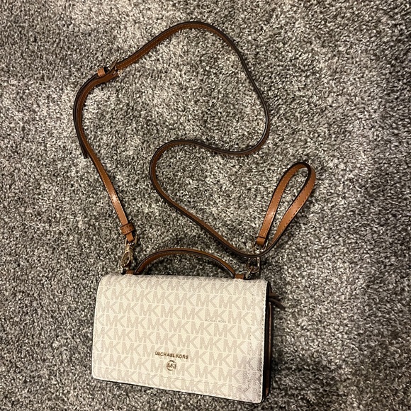 Michael Kors Crossbody/Handbag. Brand new never used. - Picture 4 of 7